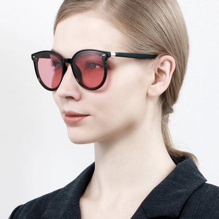 Óculos de Sol Feminino Olho de Gato Lens Day - club das compras